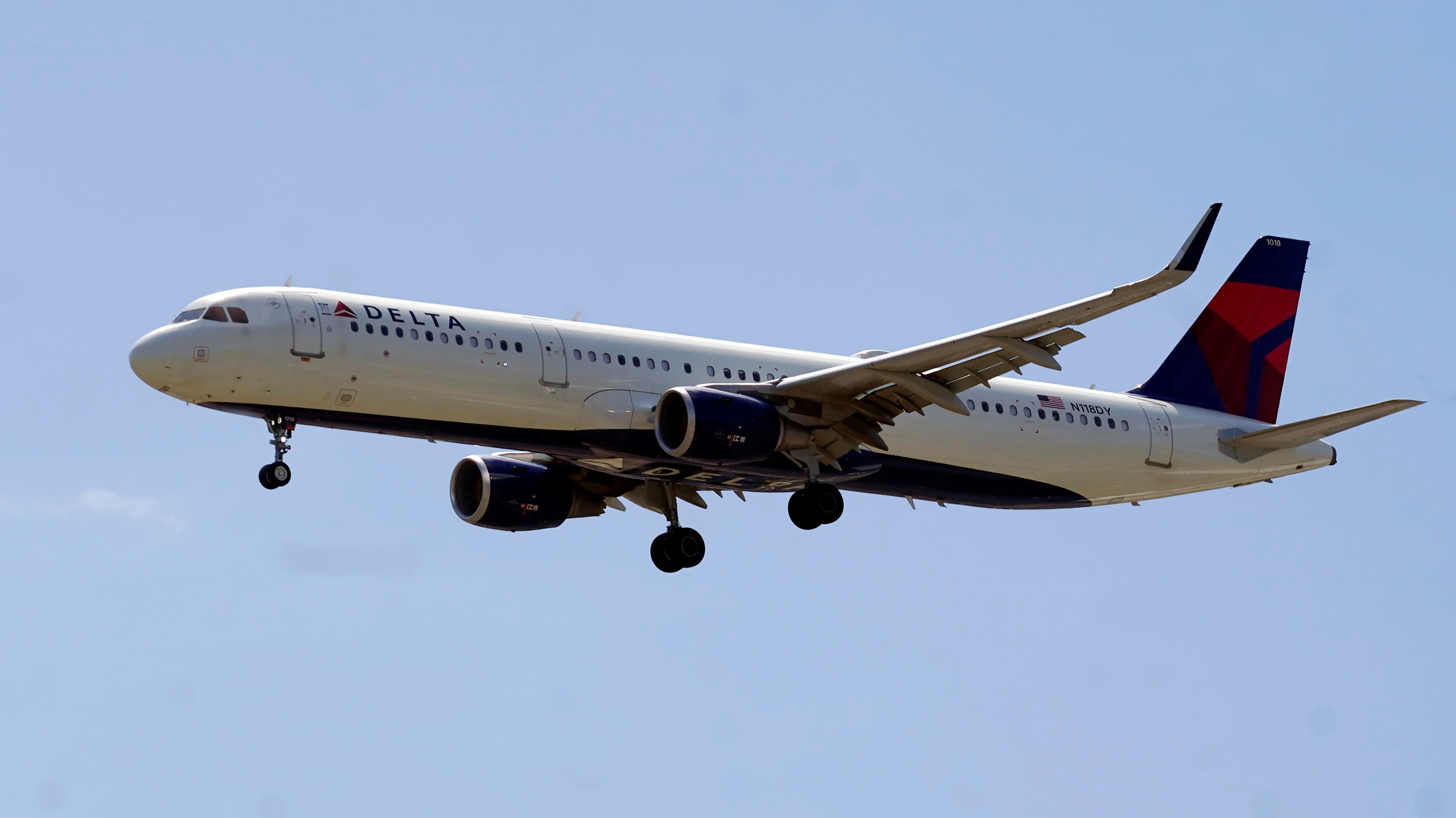 A Delta Air Lines jet on final approach with landing gear down. Delta Flight 1076 was reportedly struck by a firework while landing at Chicago’s Midway International Airport on the Fourth of July.