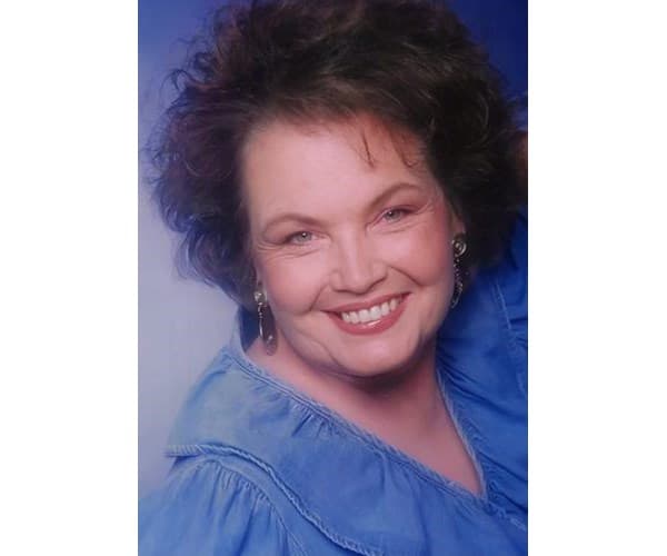 Velva Jean Bonebrake in a family portrait; obituary published for Bonebrake with services listed through Mountain View Funeral Home & Cemetery in Mesa, Arizona.